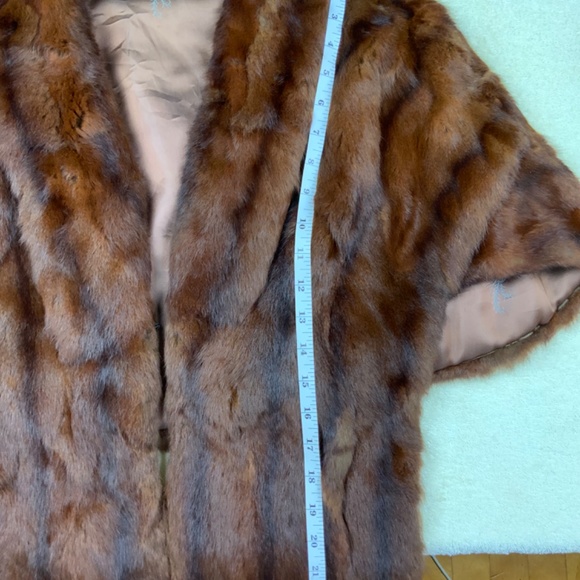 Elegant Brown Women's Mink Cape - Picture 9 of 9